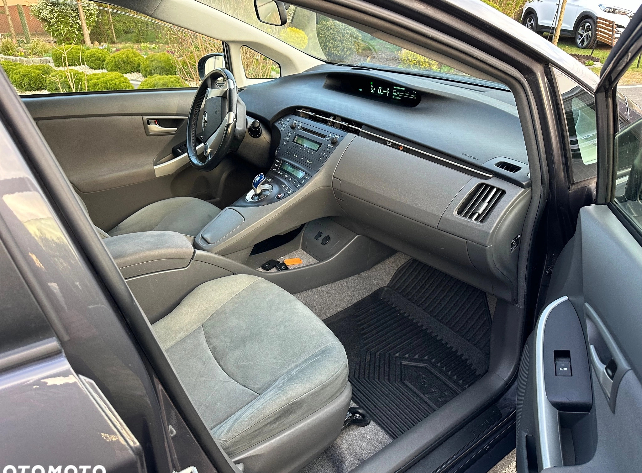 Toyota Prius cena 40900 przebieg: 185000, rok produkcji 2011 z Twardogóra małe 781